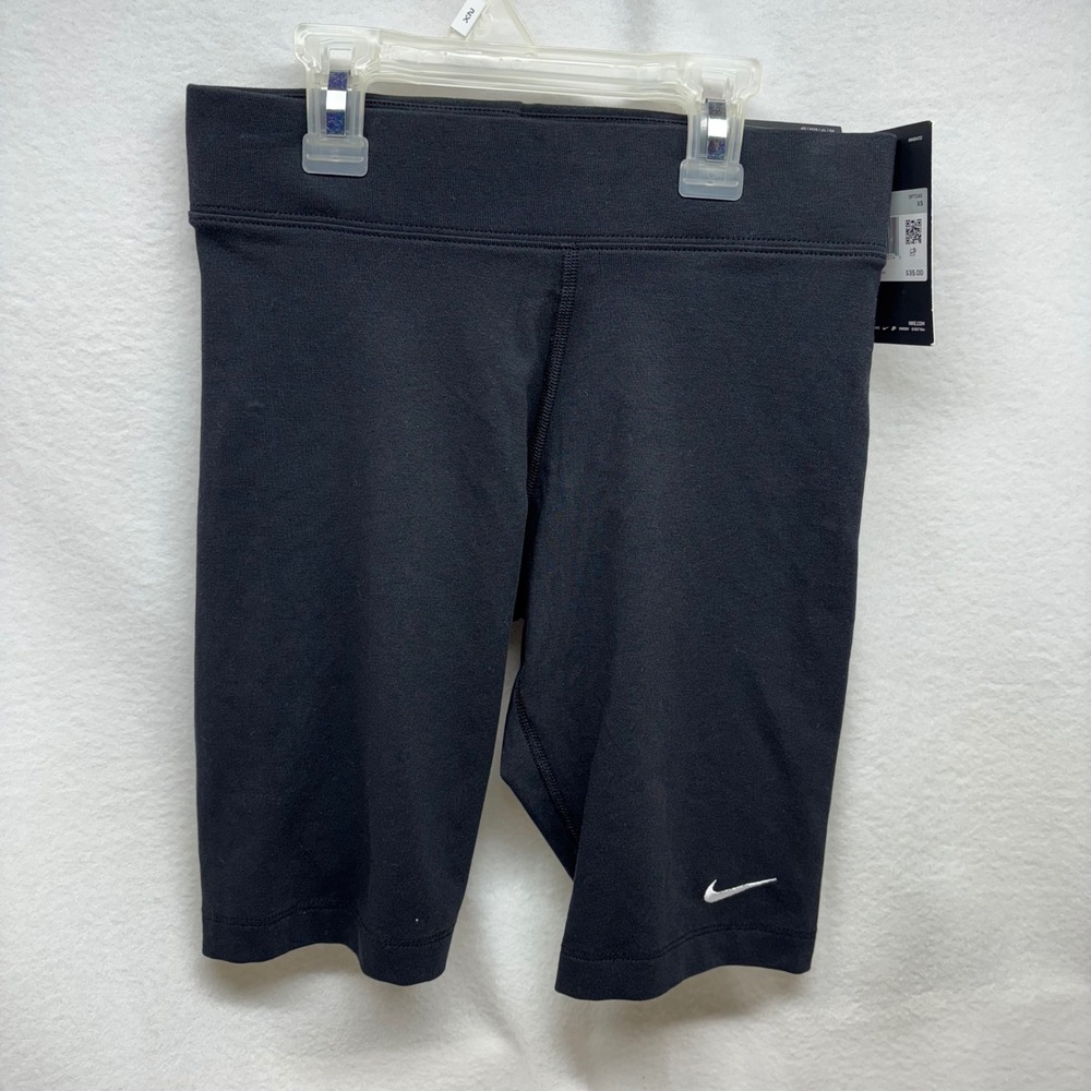 Nike Womens Black Tight Fit Athletic Bike Shorts‎ XS CZ8526 010 NWT